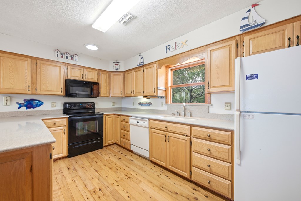 203 N Bay Shore Dr, 32328