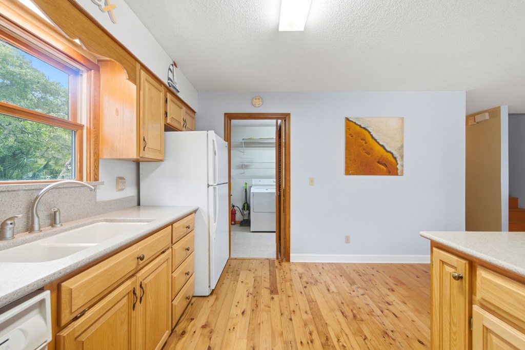 203 N Bay Shore Dr, 32328