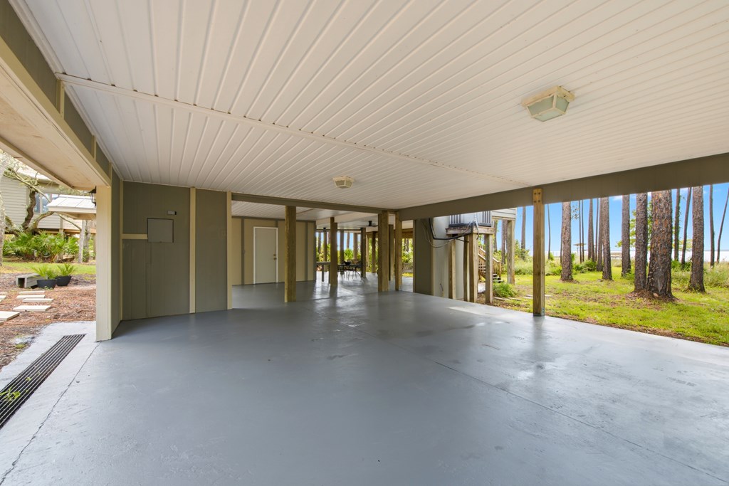 203 N Bay Shore Dr, 32328