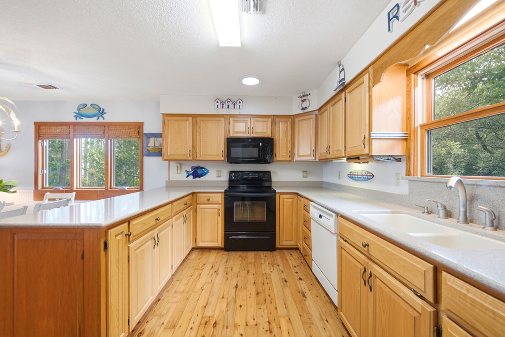 203 N Bay Shore Dr, 32328