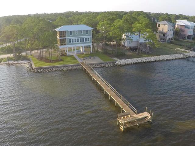 451 Sawyer St, St. George Island 32328