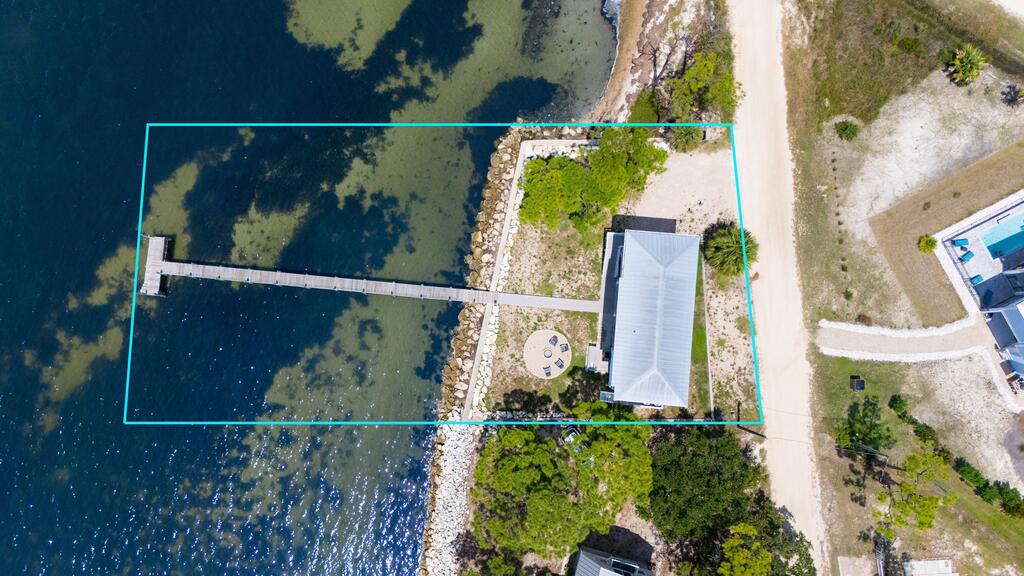 451 Sawyer St, St. George Island 32328