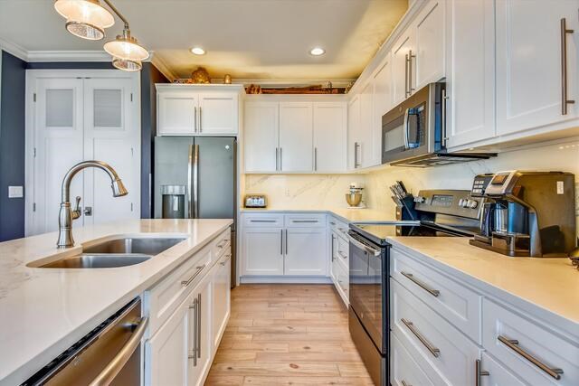 451 Sawyer St, St. George Island 32328