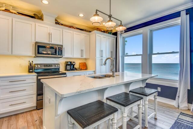 451 Sawyer St, St. George Island 32328