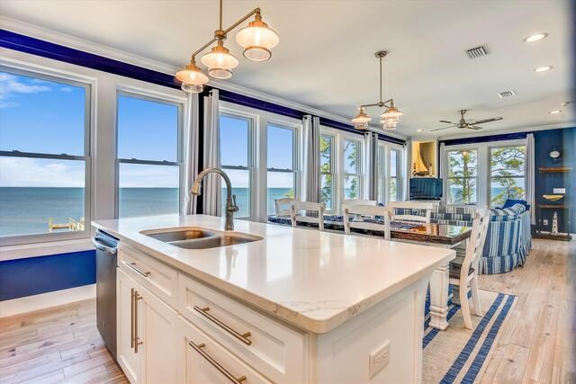 451 Sawyer St, St. George Island 32328