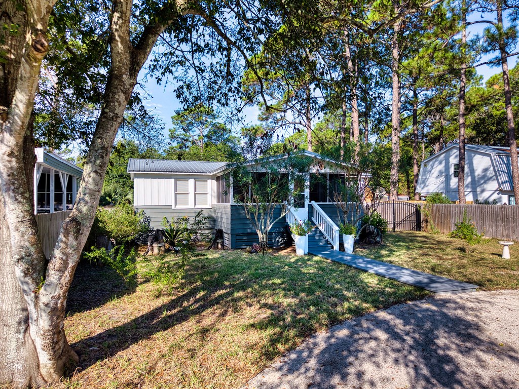168 21st Ave, 32320