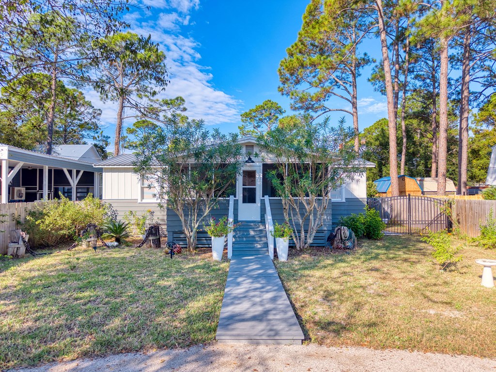 168 21st Ave, 32320