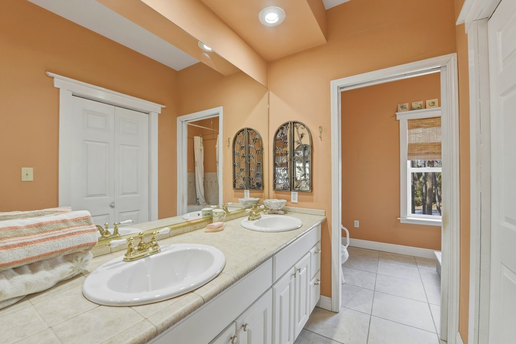548 E Pine Ave, St. George Island 32328