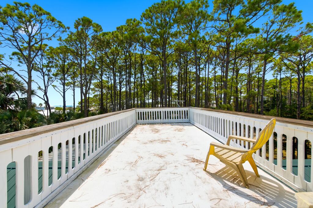 548 E Pine Ave, St. George Island 32328