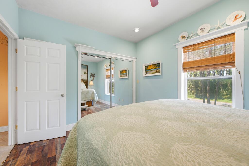548 E Pine Ave, St. George Island 32328