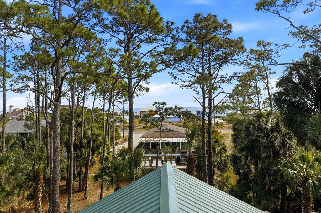 548 E Pine Ave, St. George Island 32328