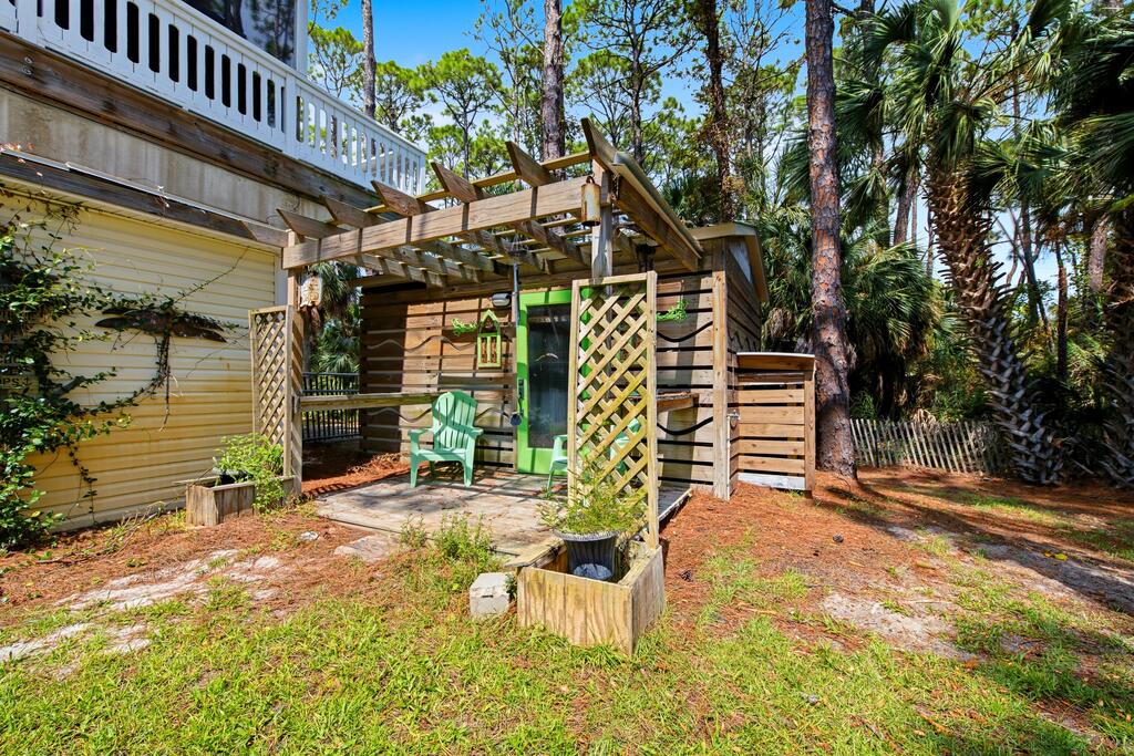 548 E Pine Ave, St. George Island 32328