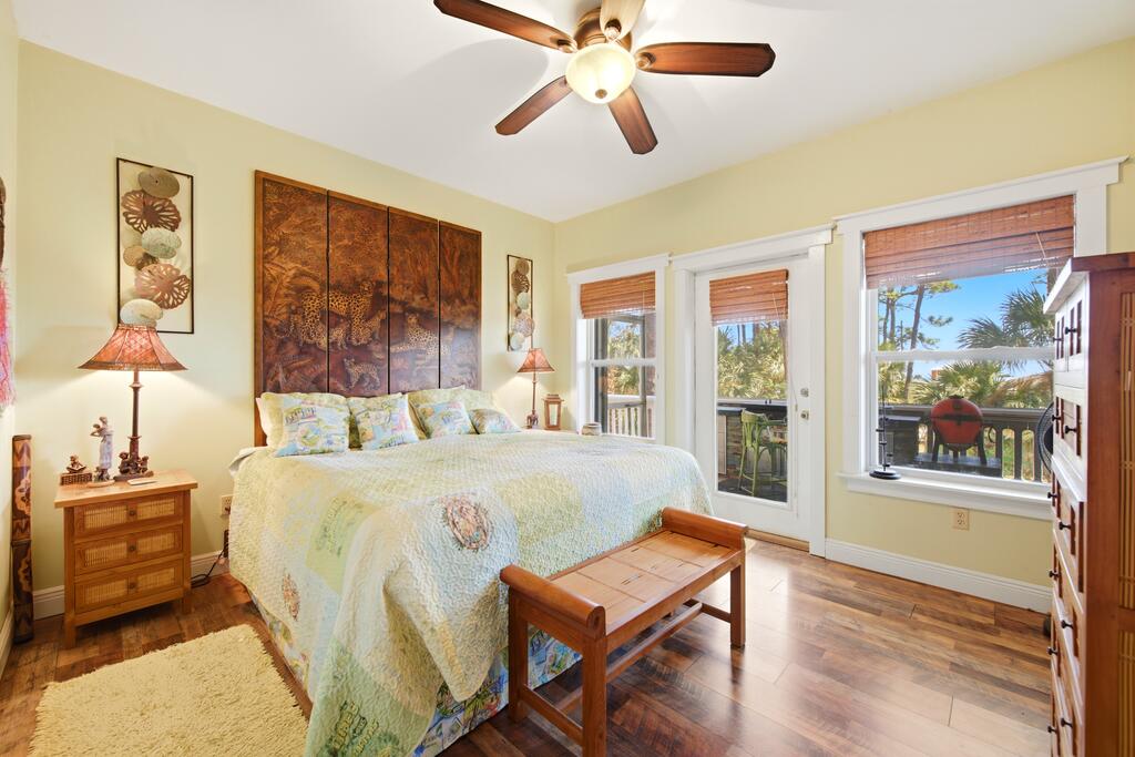 548 E Pine Ave, St. George Island 32328