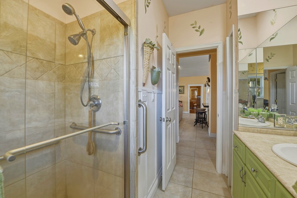 548 E Pine Ave, St. George Island 32328