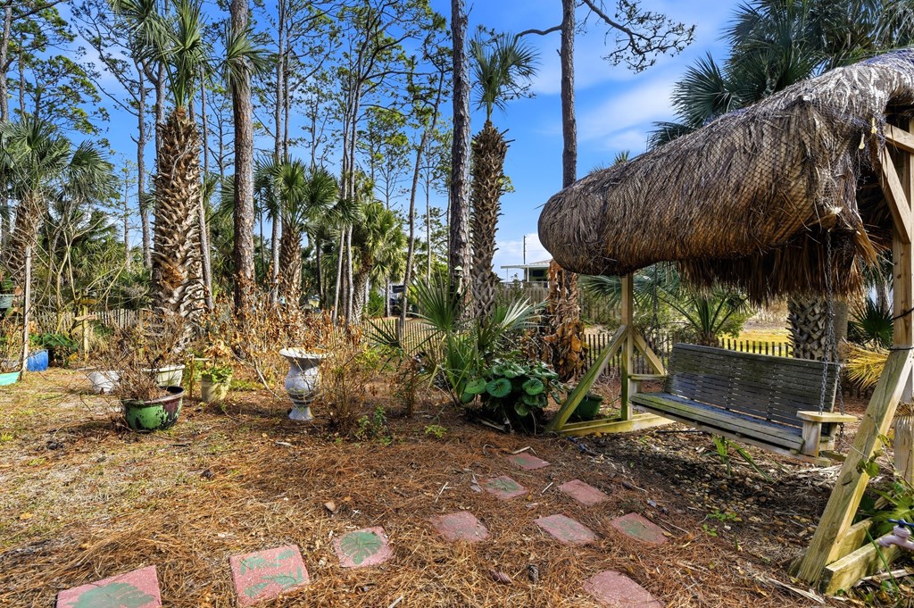 548 E Pine Ave, St. George Island 32328
