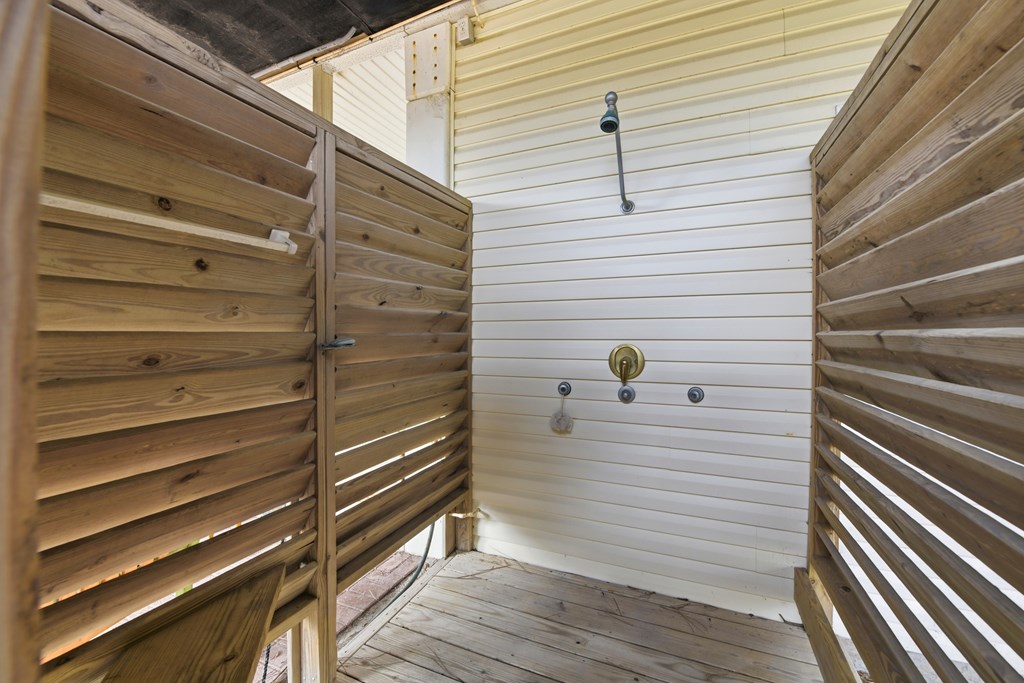 548 E Pine Ave, St. George Island 32328