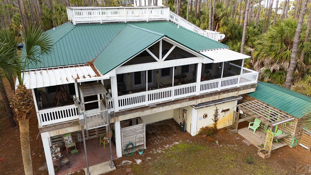 548 E Pine Ave, St. George Island 32328