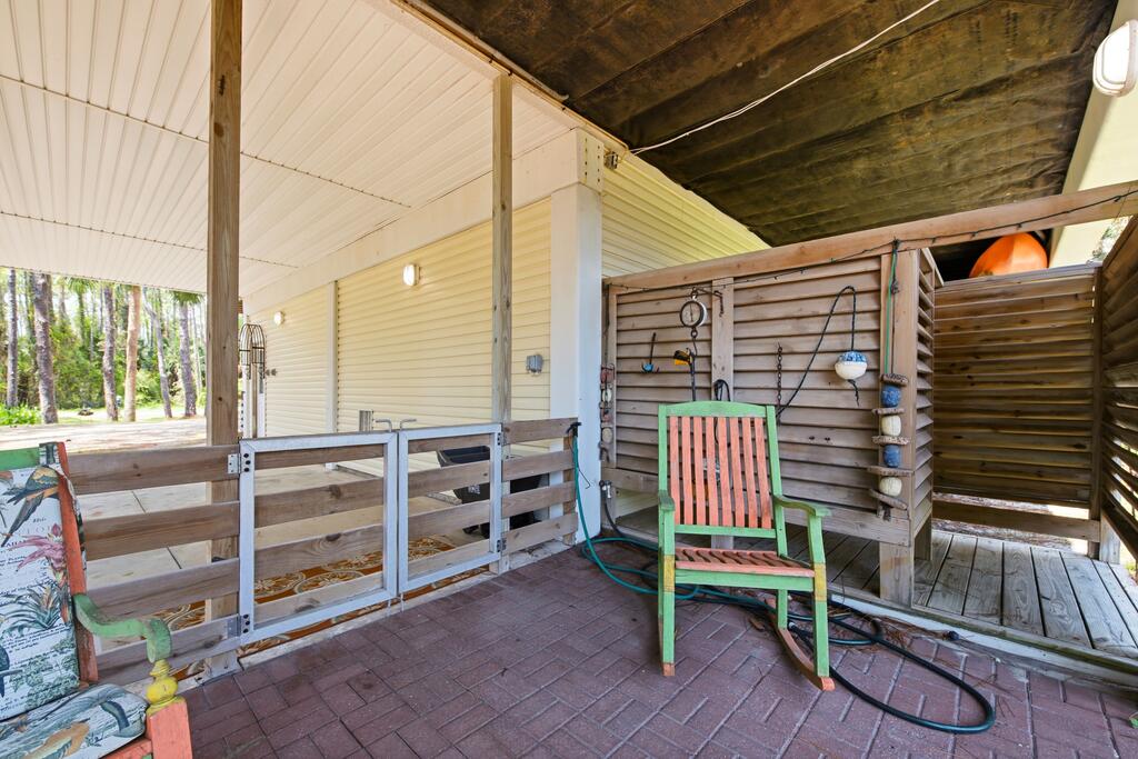 548 E Pine Ave, St. George Island 32328