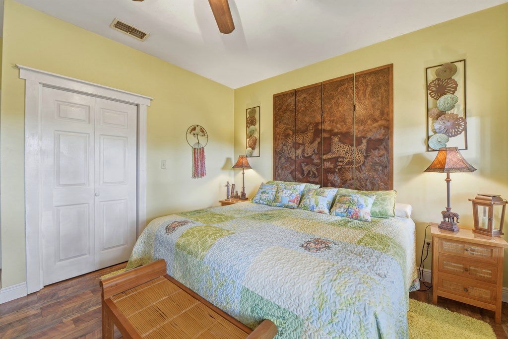548 E Pine Ave, St. George Island 32328