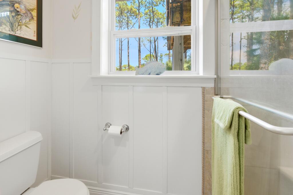 548 E Pine Ave, St. George Island 32328