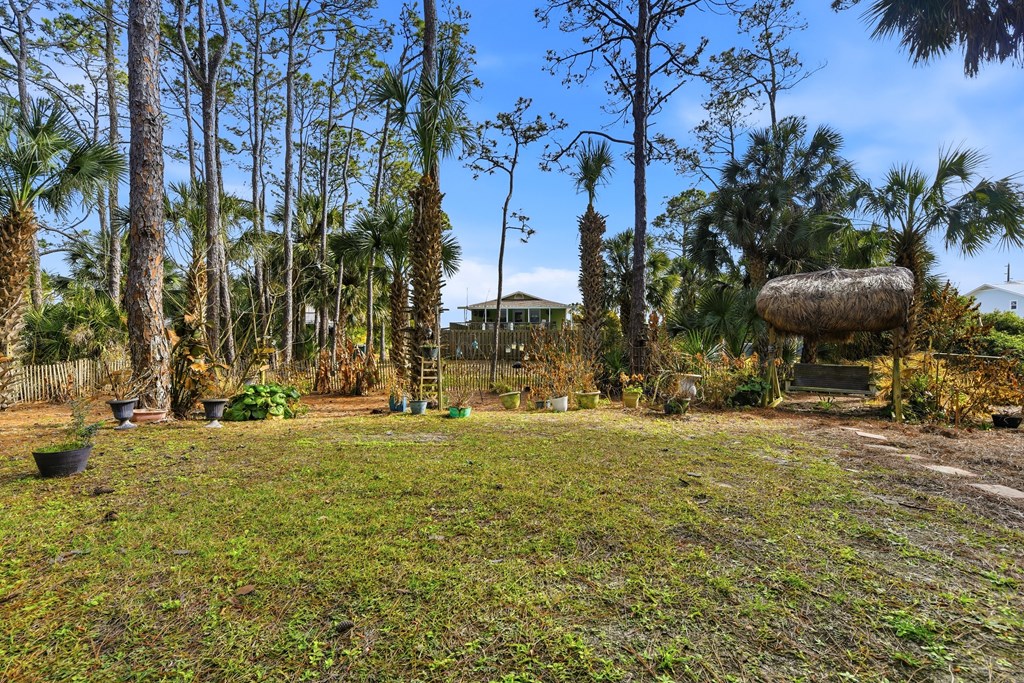 548 E Pine Ave, St. George Island 32328