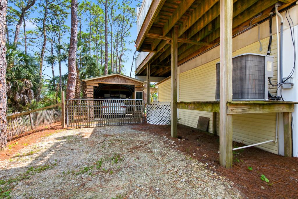 548 E Pine Ave, St. George Island 32328