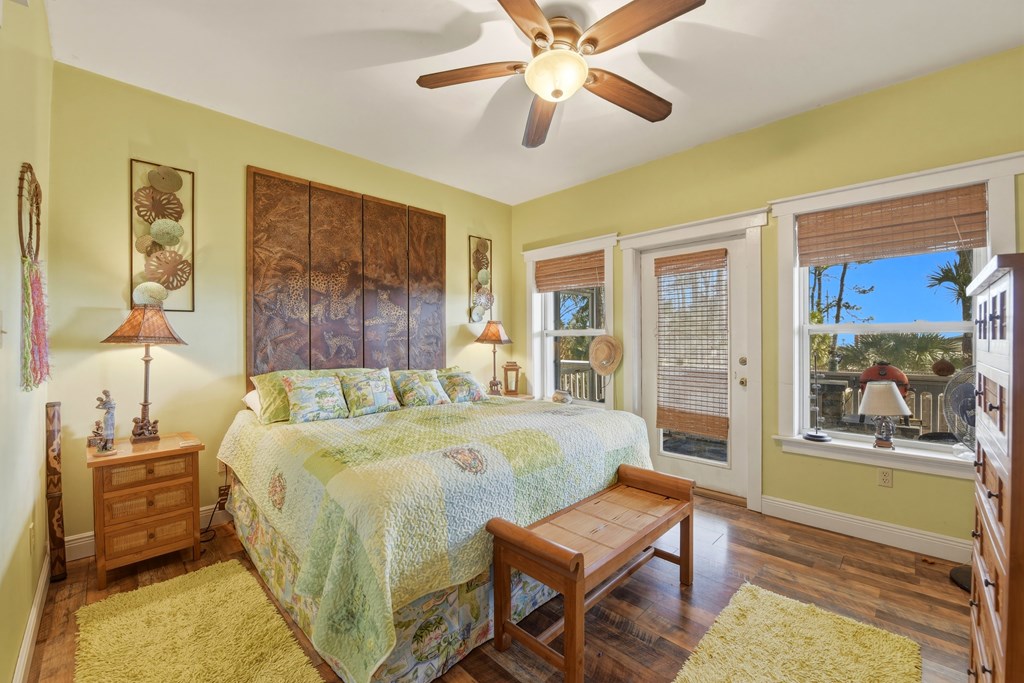 548 E Pine Ave, St. George Island 32328