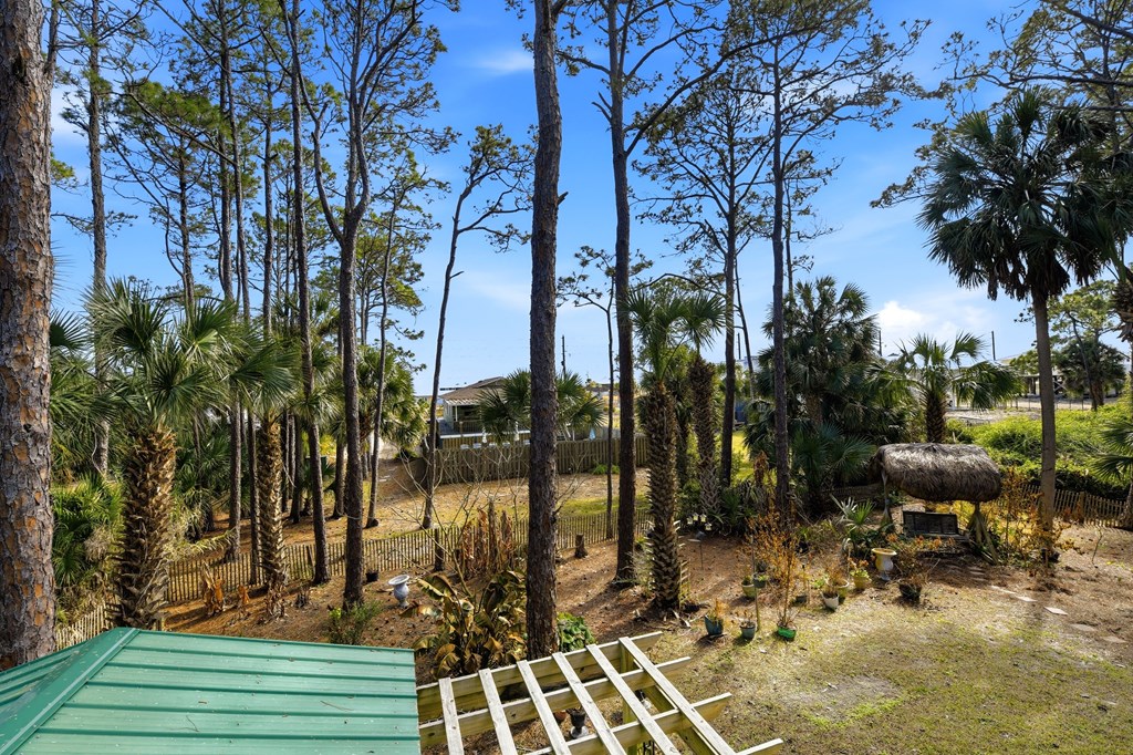 548 E Pine Ave, St. George Island 32328