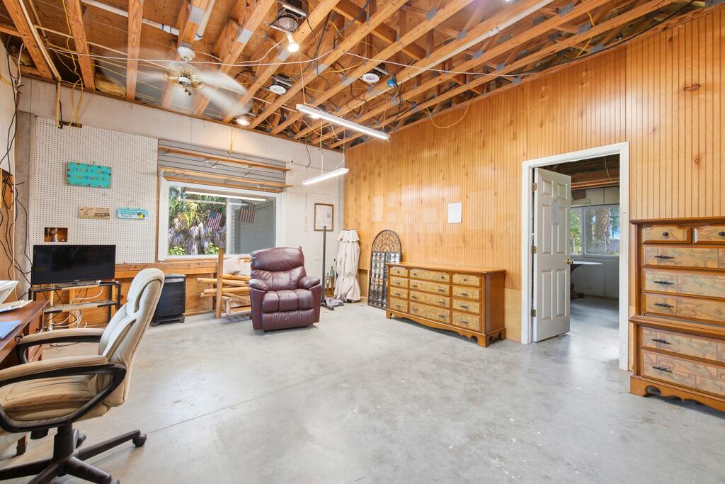 548 E Pine Ave, St. George Island 32328
