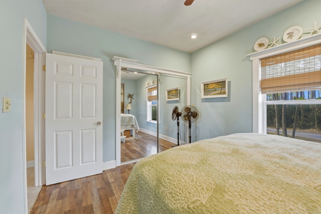548 E Pine Ave, St. George Island 32328