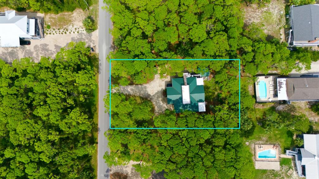 548 E Pine Ave, St. George Island 32328