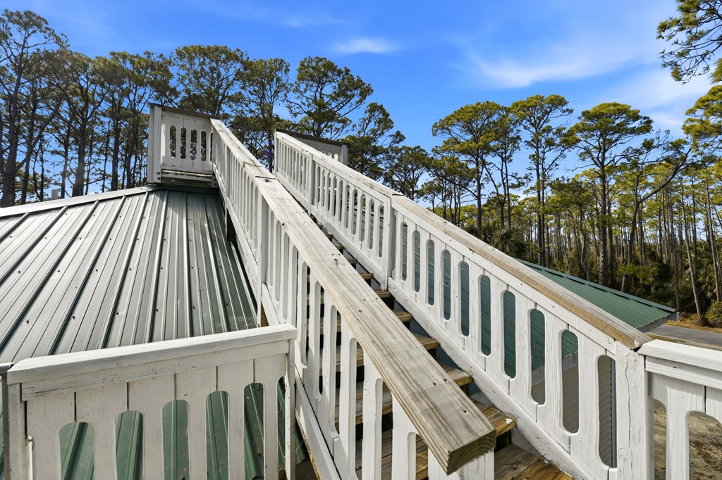 548 E Pine Ave, St. George Island 32328