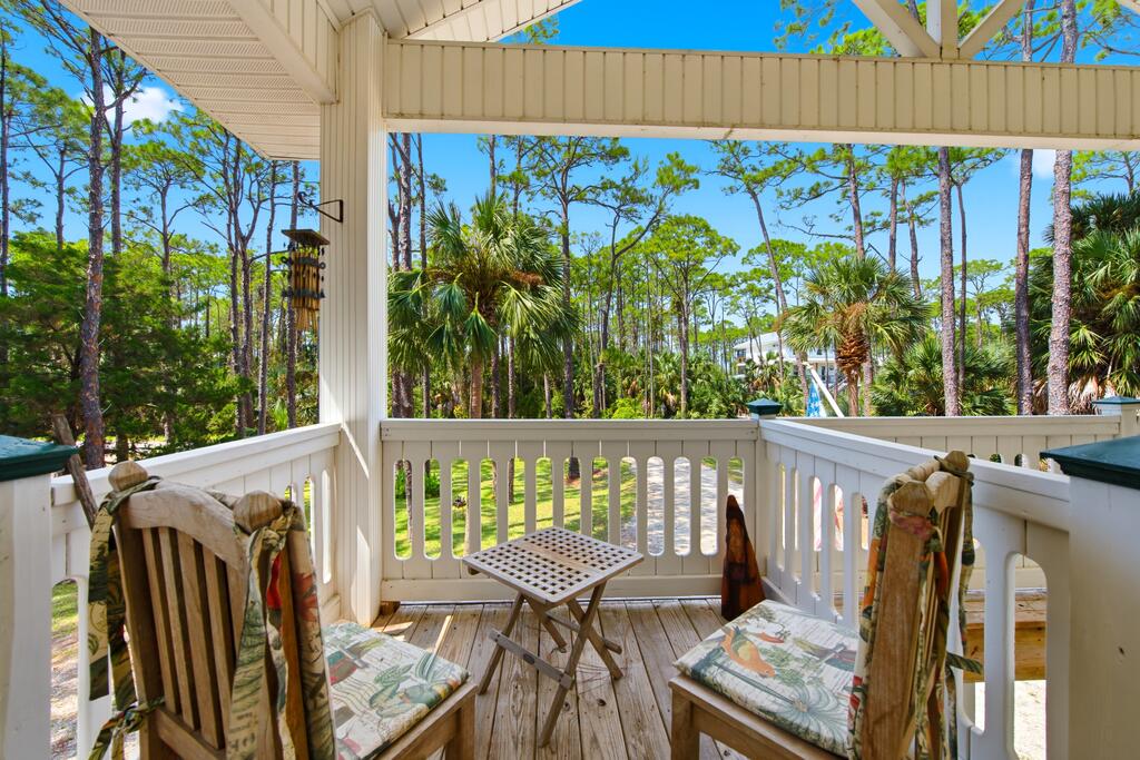 548 E Pine Ave, St. George Island 32328