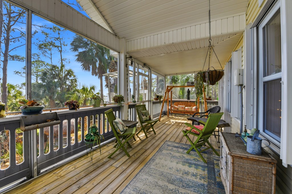 548 E Pine Ave, St. George Island 32328