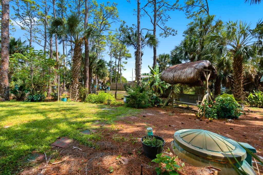 548 E Pine Ave, St. George Island 32328