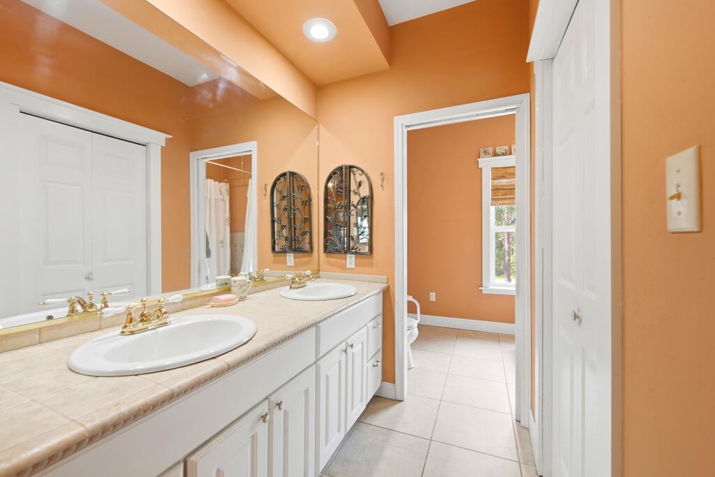 548 E Pine Ave, St. George Island 32328