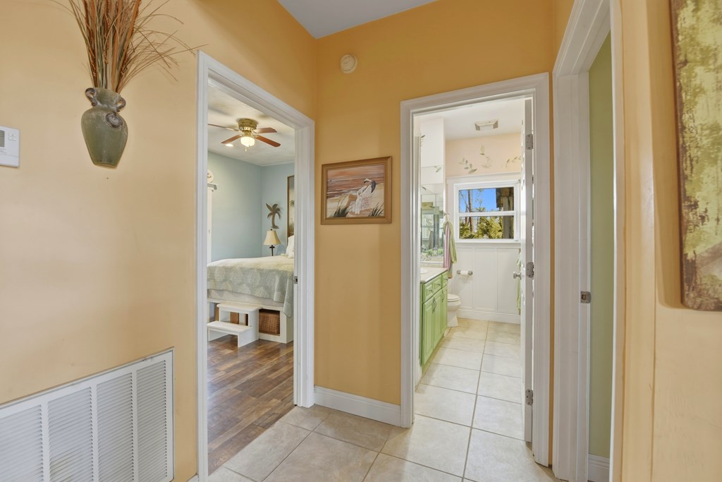 548 E Pine Ave, St. George Island 32328