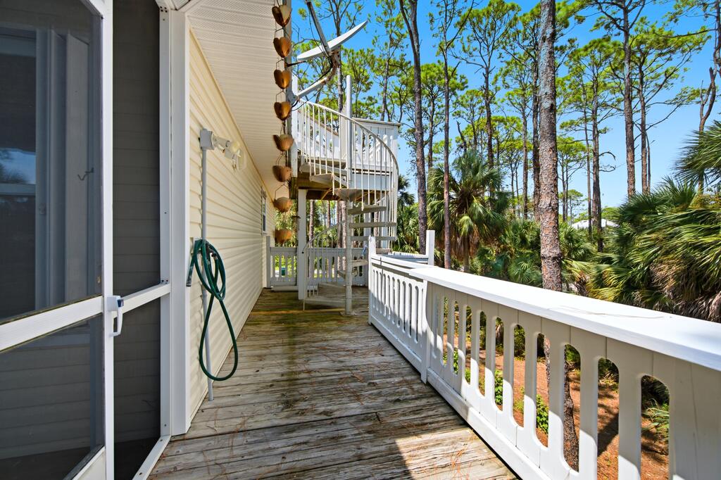 548 E Pine Ave, St. George Island 32328