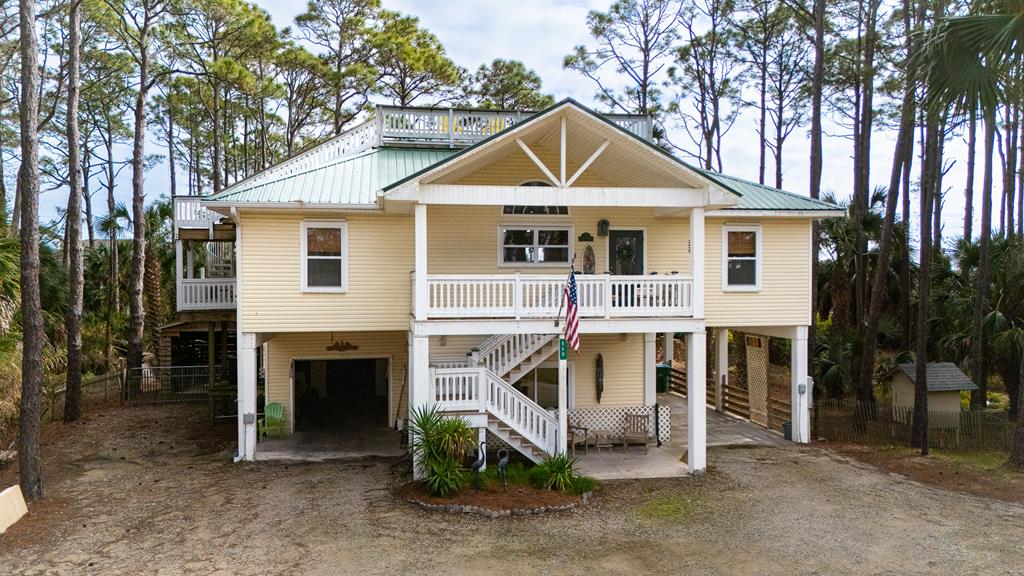 548 E Pine Ave, St. George Island 32328
