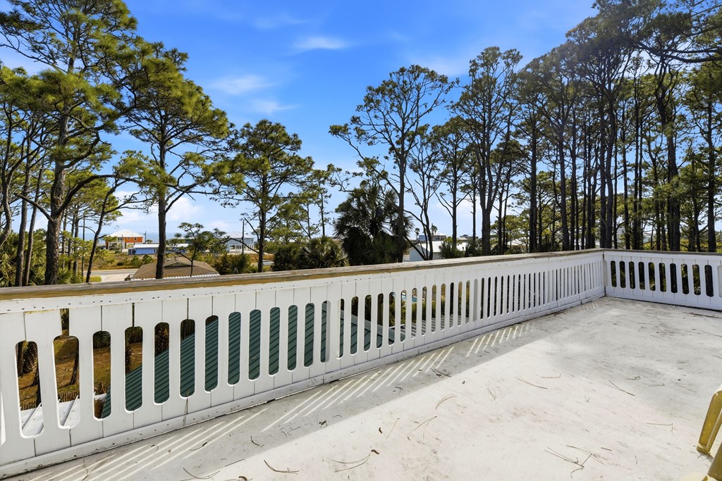 548 E Pine Ave, St. George Island 32328