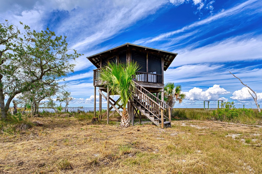 1835 Bayview Dr, St. George Island 32328