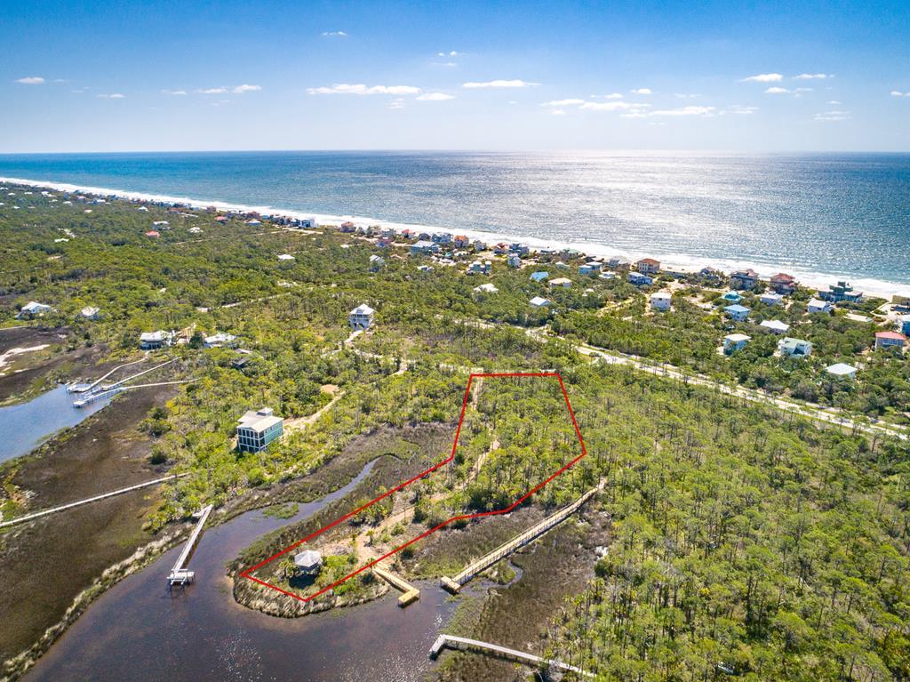 1835 Bayview Dr, St. George Island 32328
