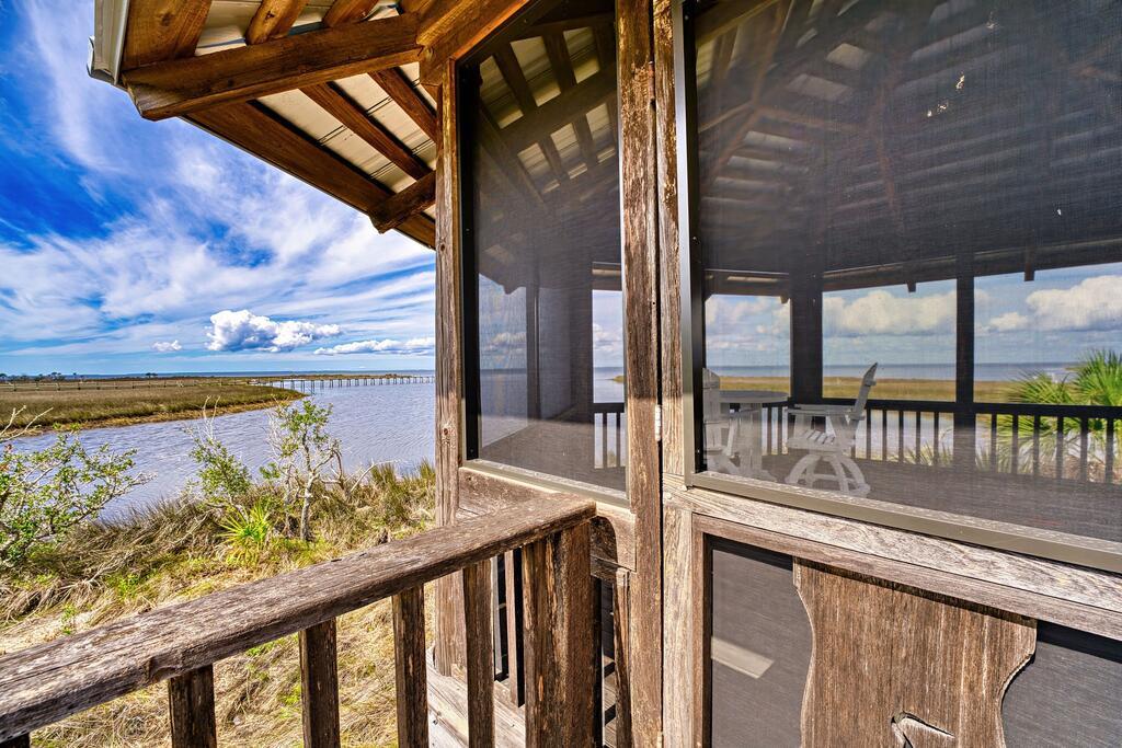 1835 Bayview Dr, St. George Island 32328