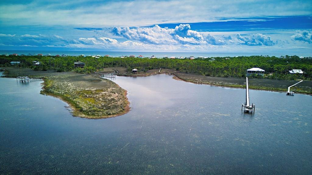 1835 Bayview Dr, St. George Island 32328
