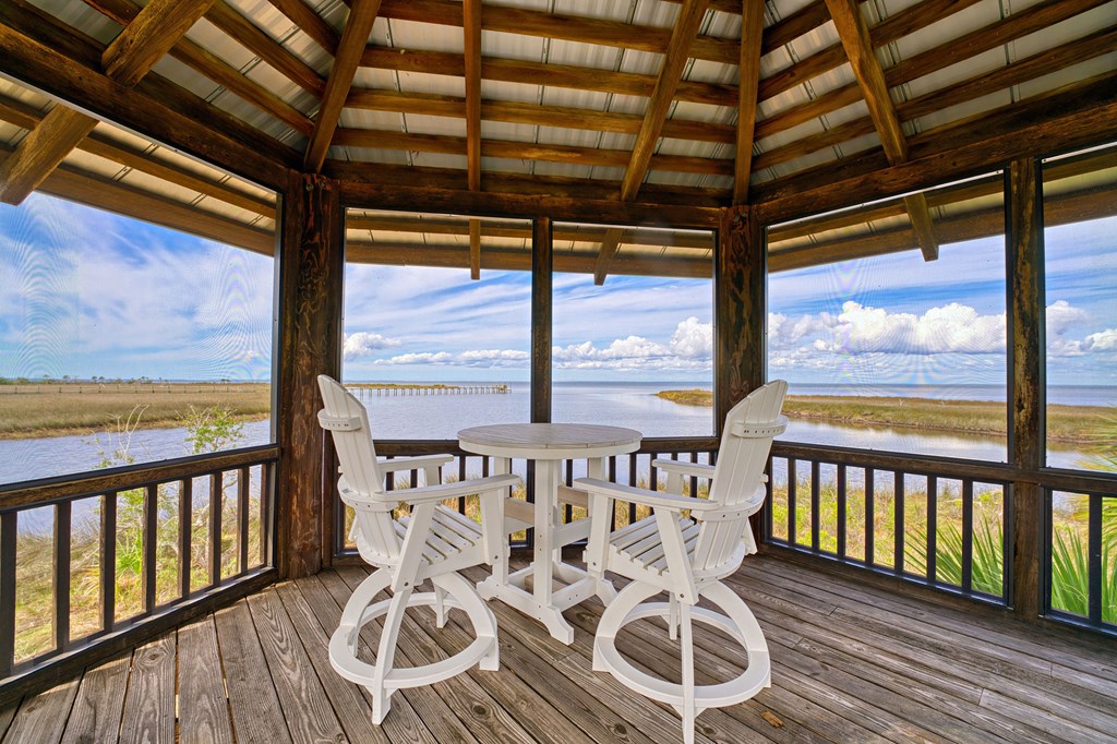 1835 Bayview Dr, St. George Island 32328
