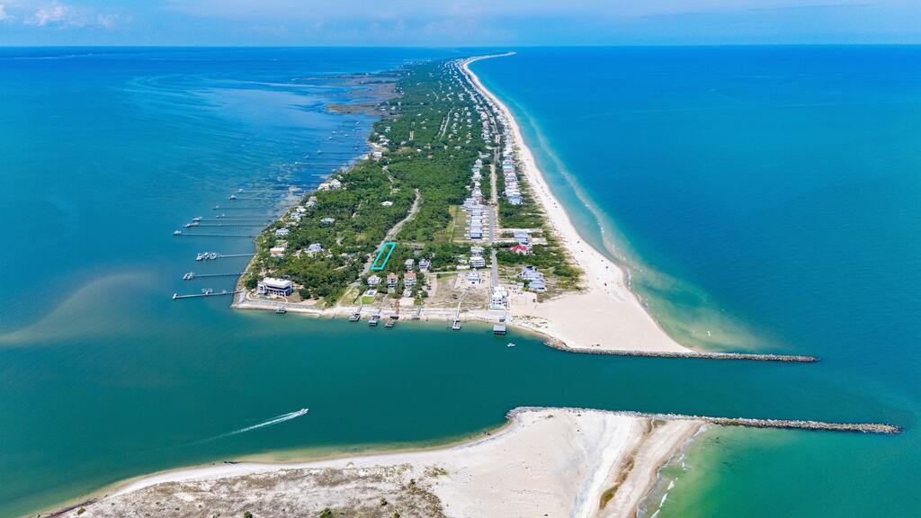 2300 Tally Ho Rd, St. George Island 32328