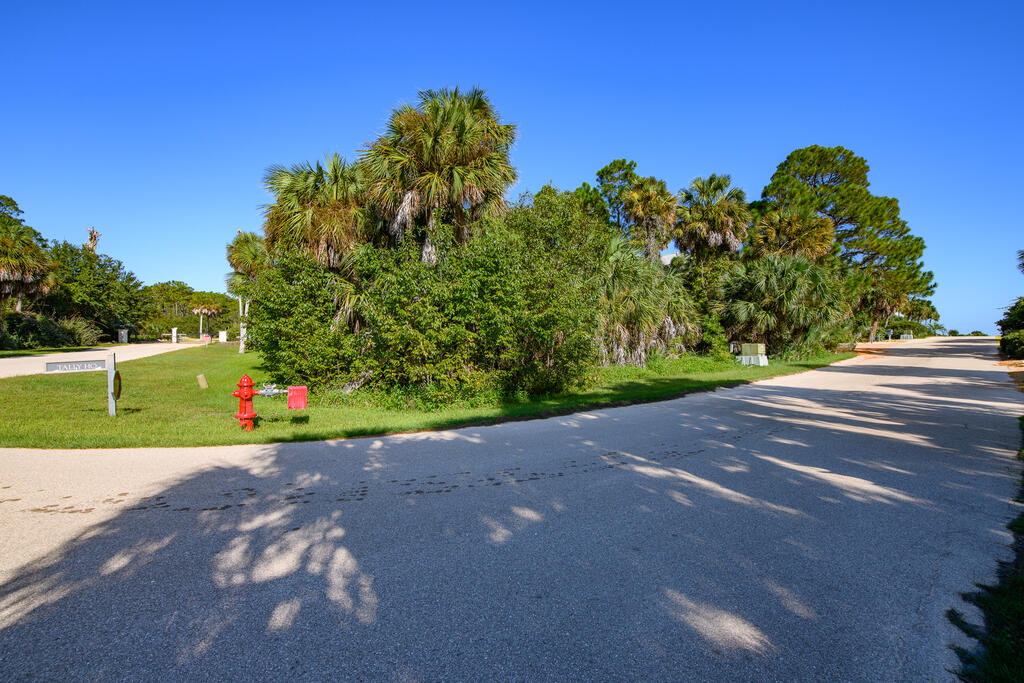 2300 Tally Ho Rd, St. George Island 32328