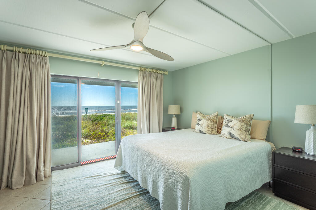 240 W Gorrie Dr # 2, St. George Island 32328 Unit: Villa H 2