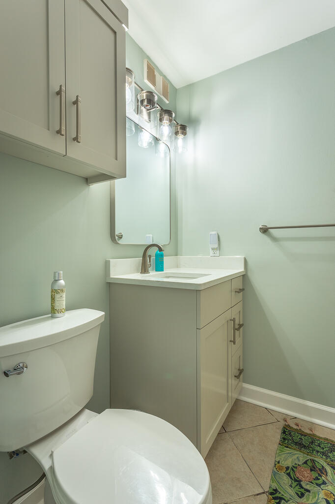 240 W Gorrie Dr # 2, St. George Island 32328 Unit: Villa H 2