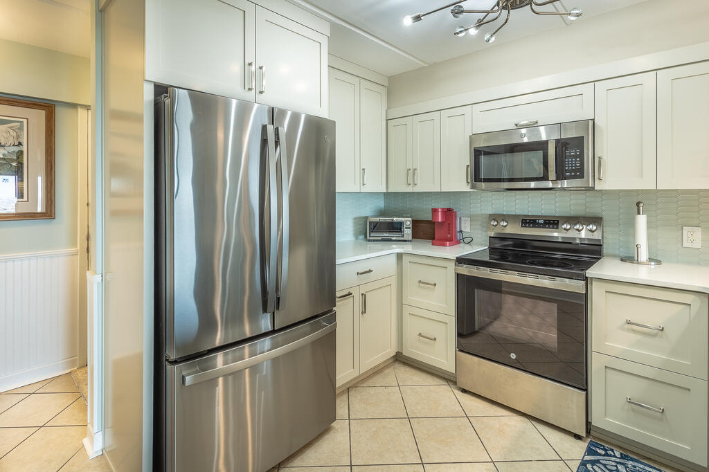 240 W Gorrie Dr # 2, St. George Island 32328 Unit: Villa H 2